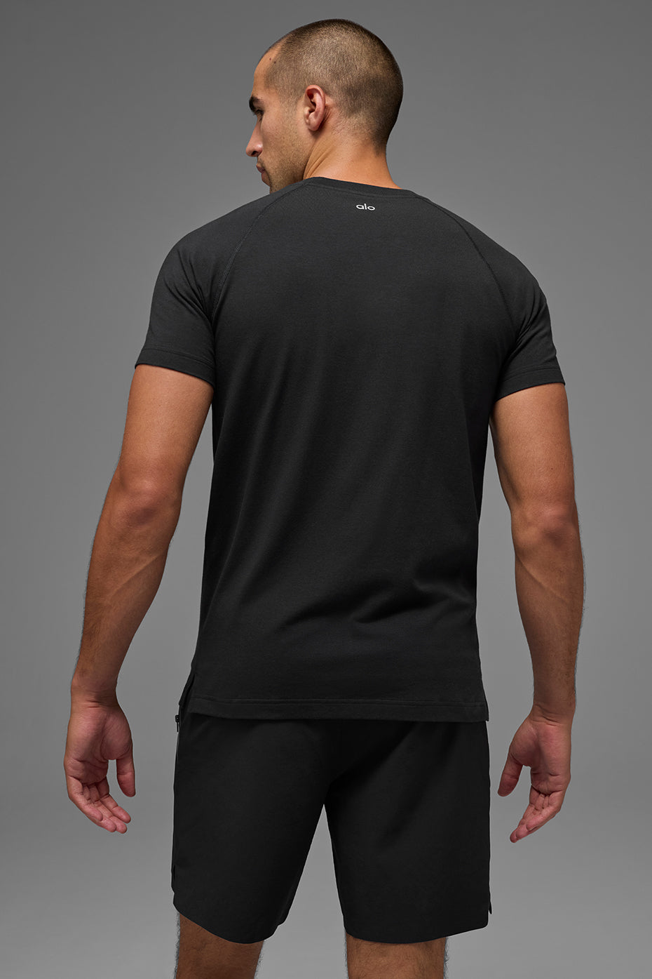 ALO Vapor Crewneck Short Sleeve - Black - Image 3