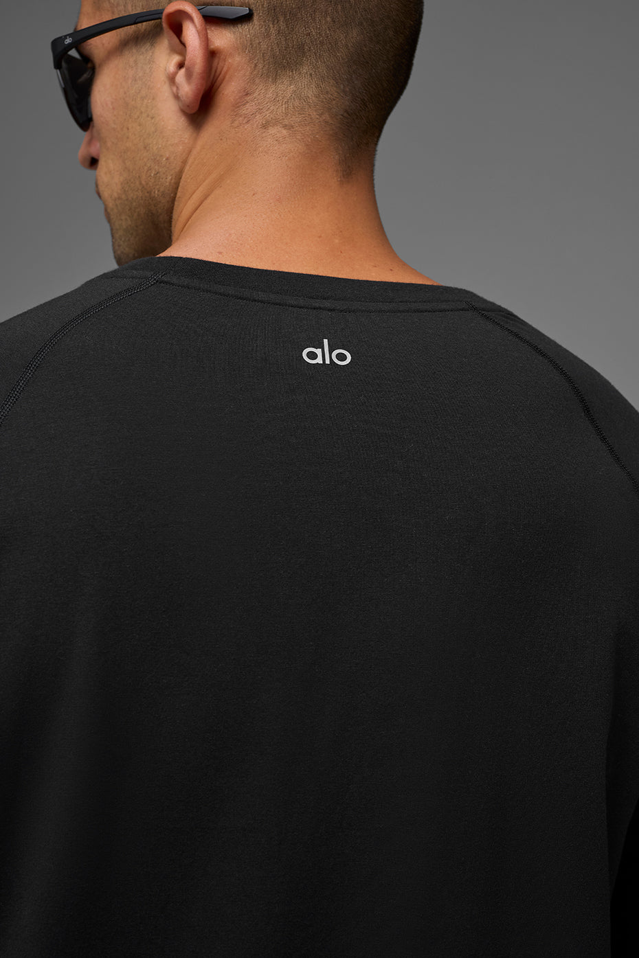 ALO Vapor Crewneck Long Sleeve - Black - Image 4