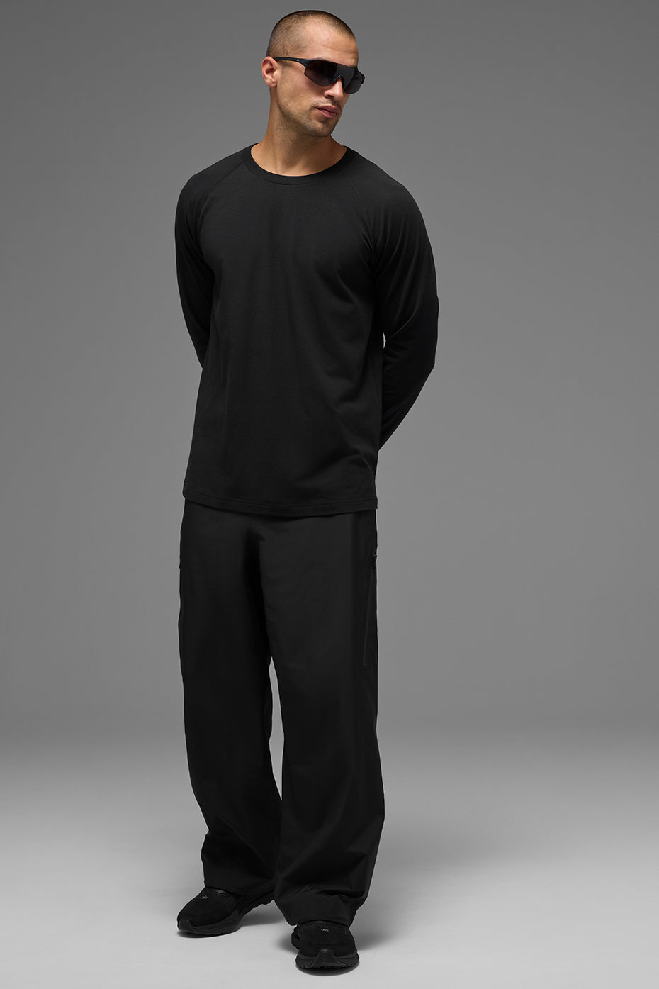 ALO Vapor Crewneck Long Sleeve - Black - Image 3