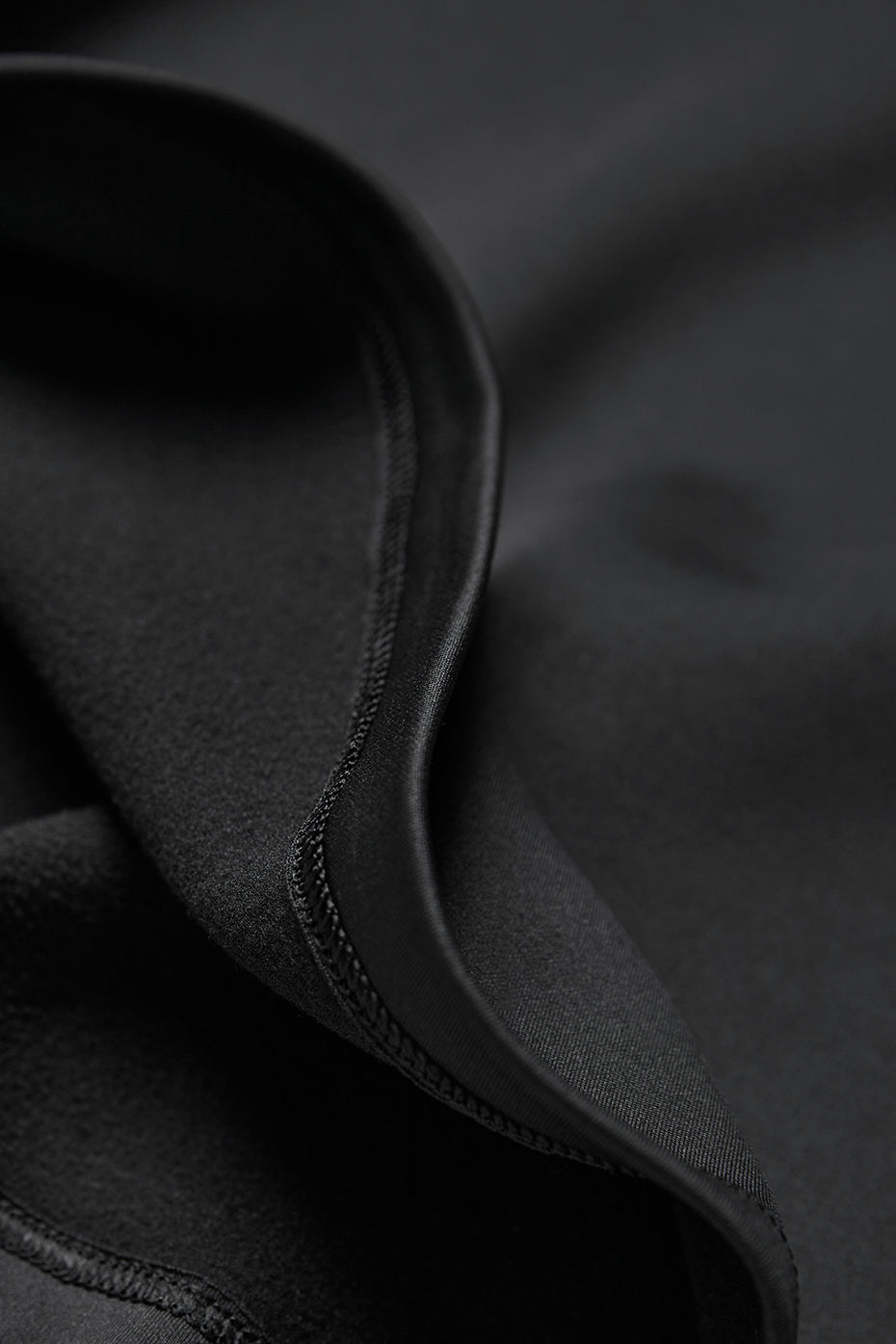 Airlift Winter Warm Hooded Runner - Black - Image 2