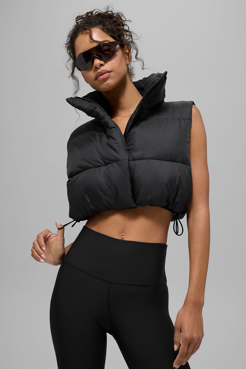 Cropped Gold Rush Puffer Vest - Black - Image 3