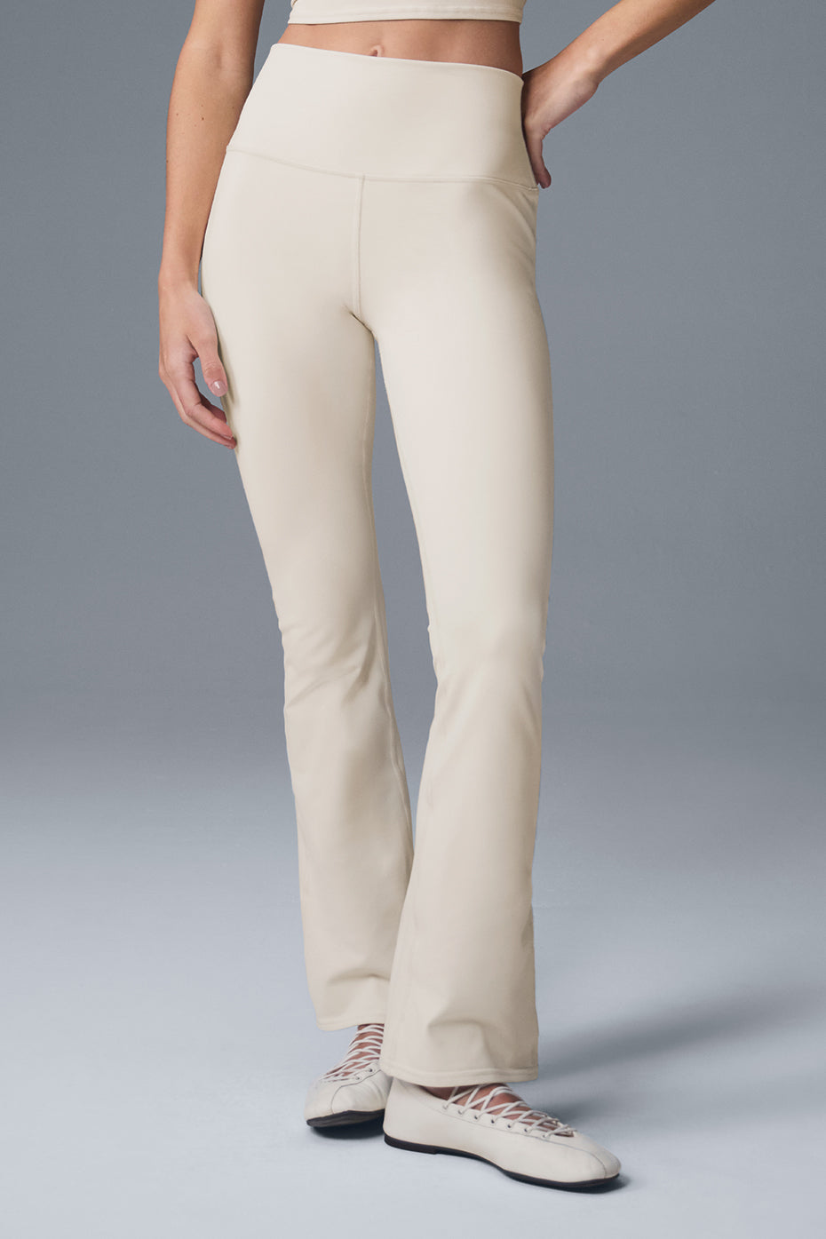 Airbrush High-Waist 7/8 Bootcut Legging - Oat Milk - Image 2