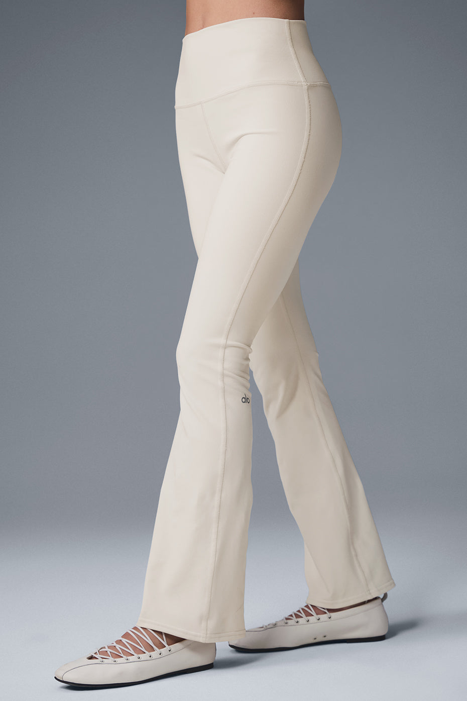 Airbrush High-Waist 7/8 Bootcut Legging - Oat Milk - Image 4