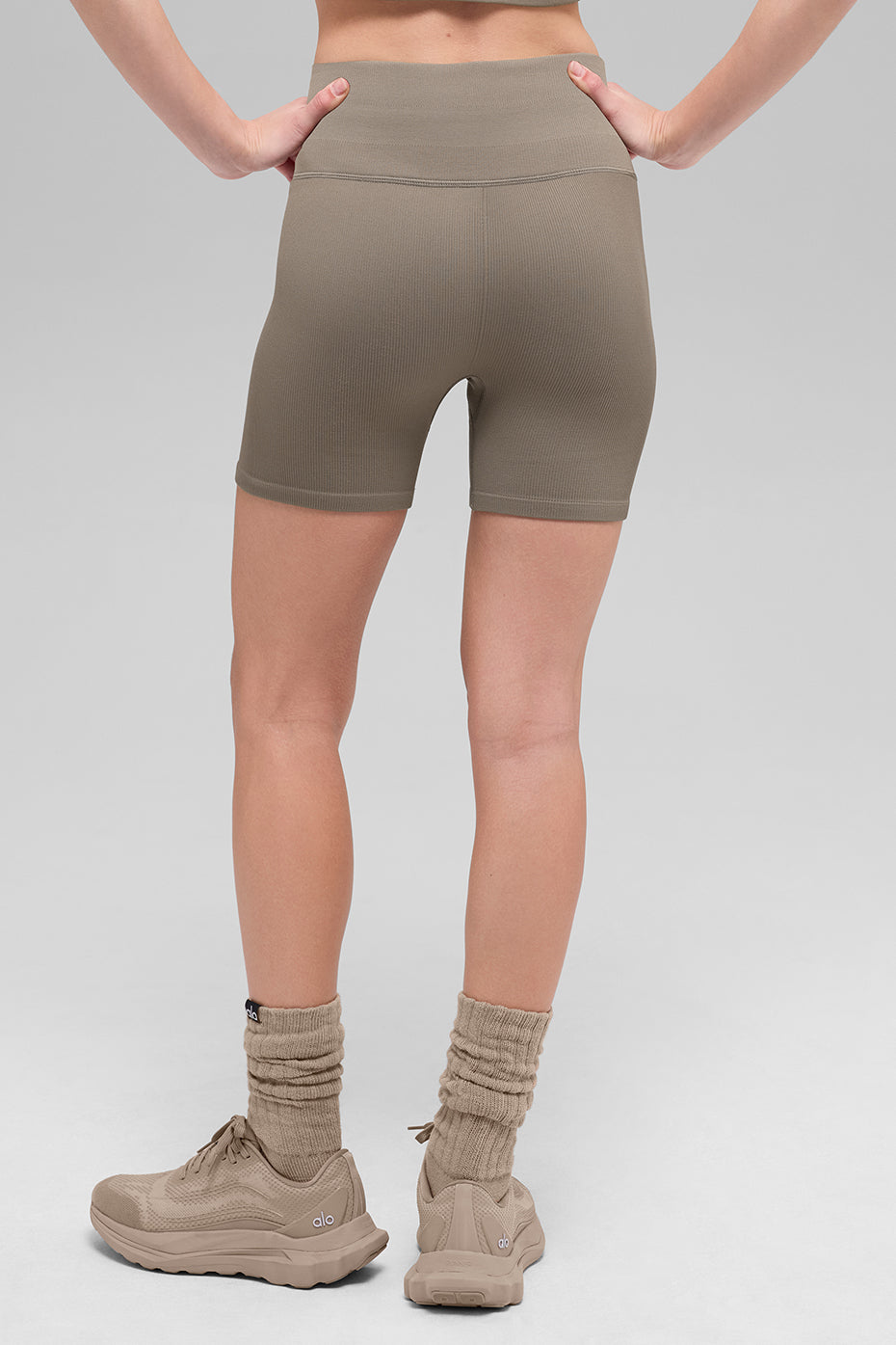 5 Seamless Ribbed Favorite Short - Light Cocoa - Image 3