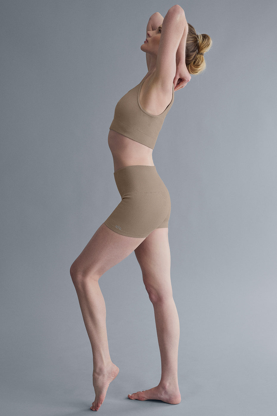 3 Seamless Ribbed Shimmer Short - Gravel - Image 3